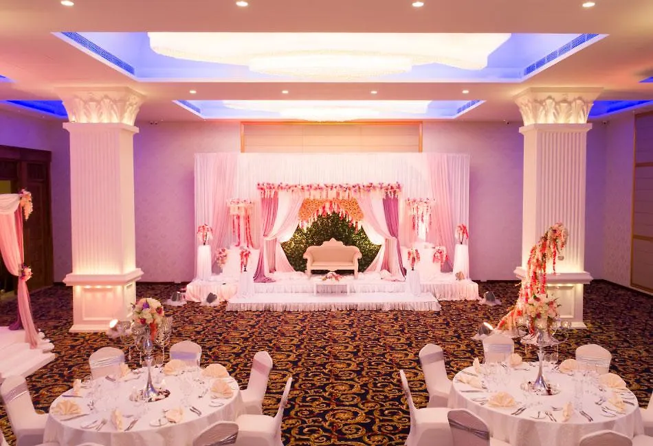 The Golden Crown Hotel Kandy