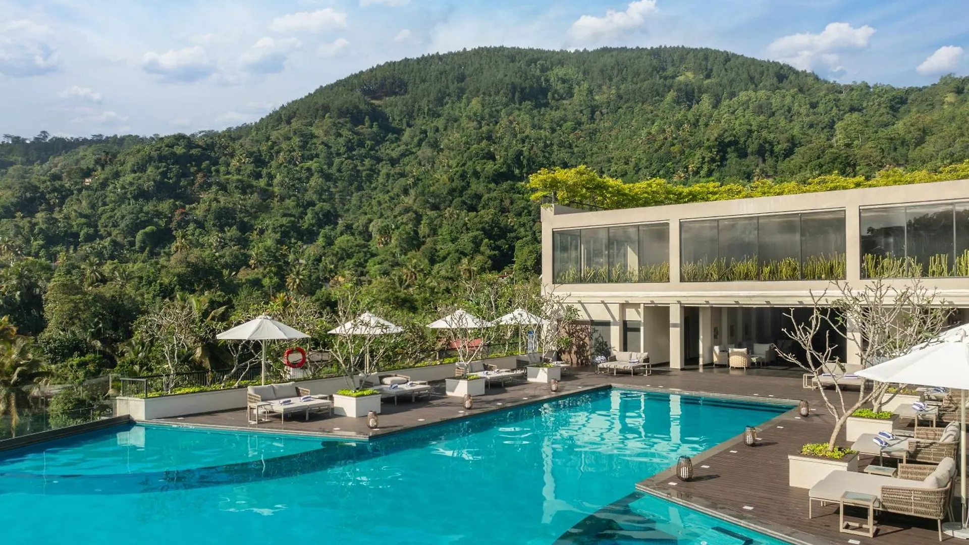 *****  The Golden Crown Hotel Kandy Sri Lanka
