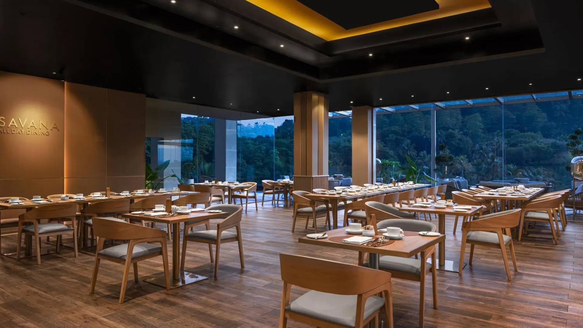 The Golden Crown Hotel Kandy