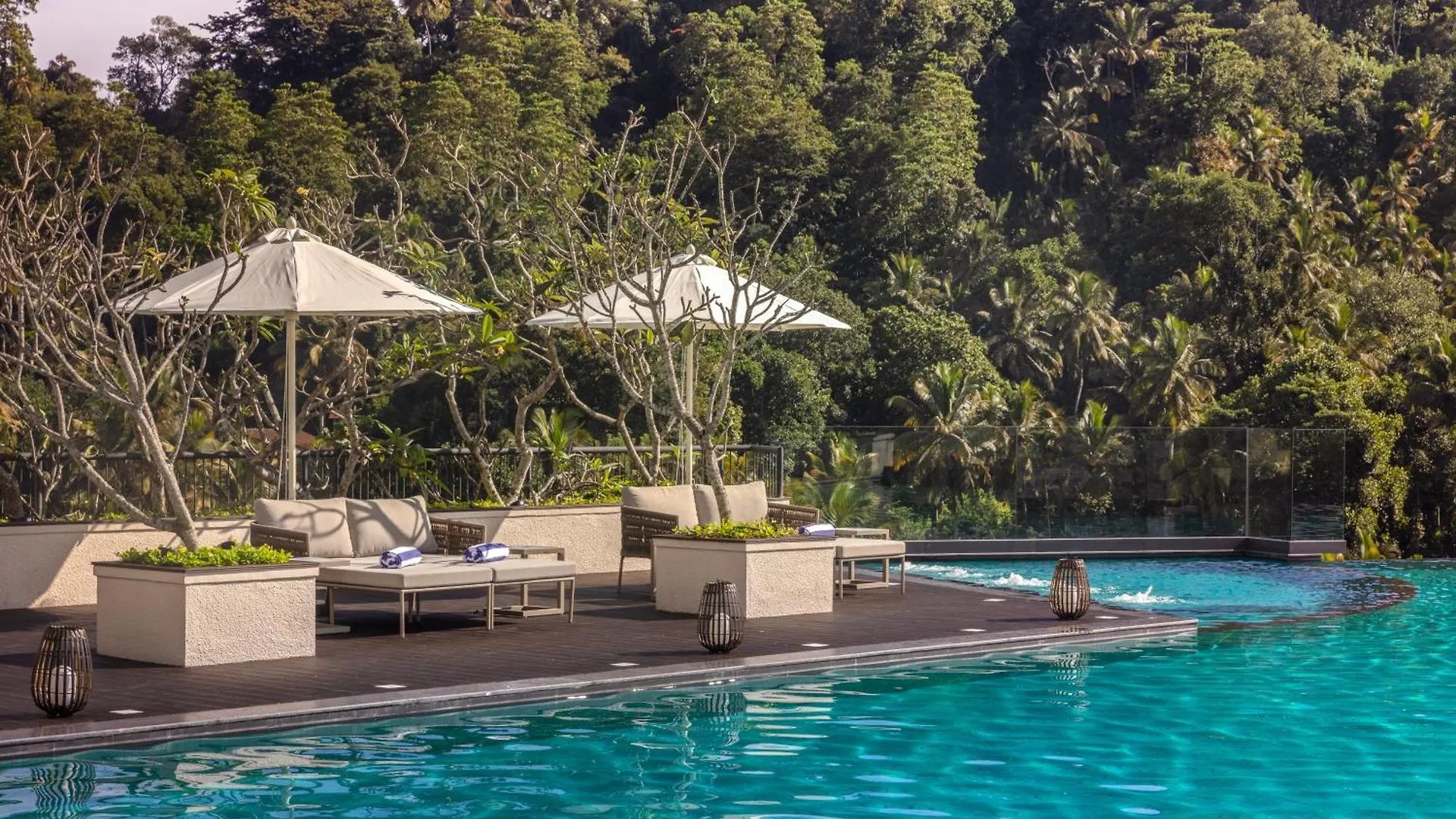 The Golden Crown Hotel Kandy