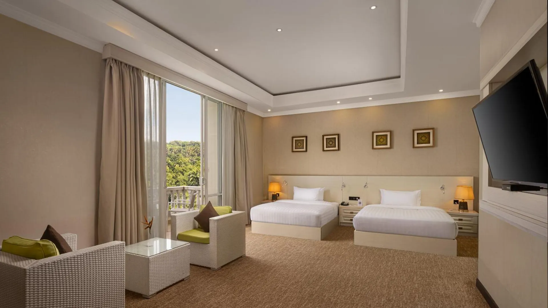 The Golden Crown Hotel Kandy 5*,  Sri Lanka