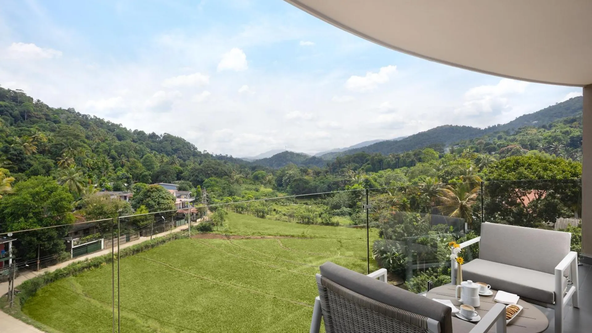The Golden Crown Hotel Kandy 5*,  Sri Lanka