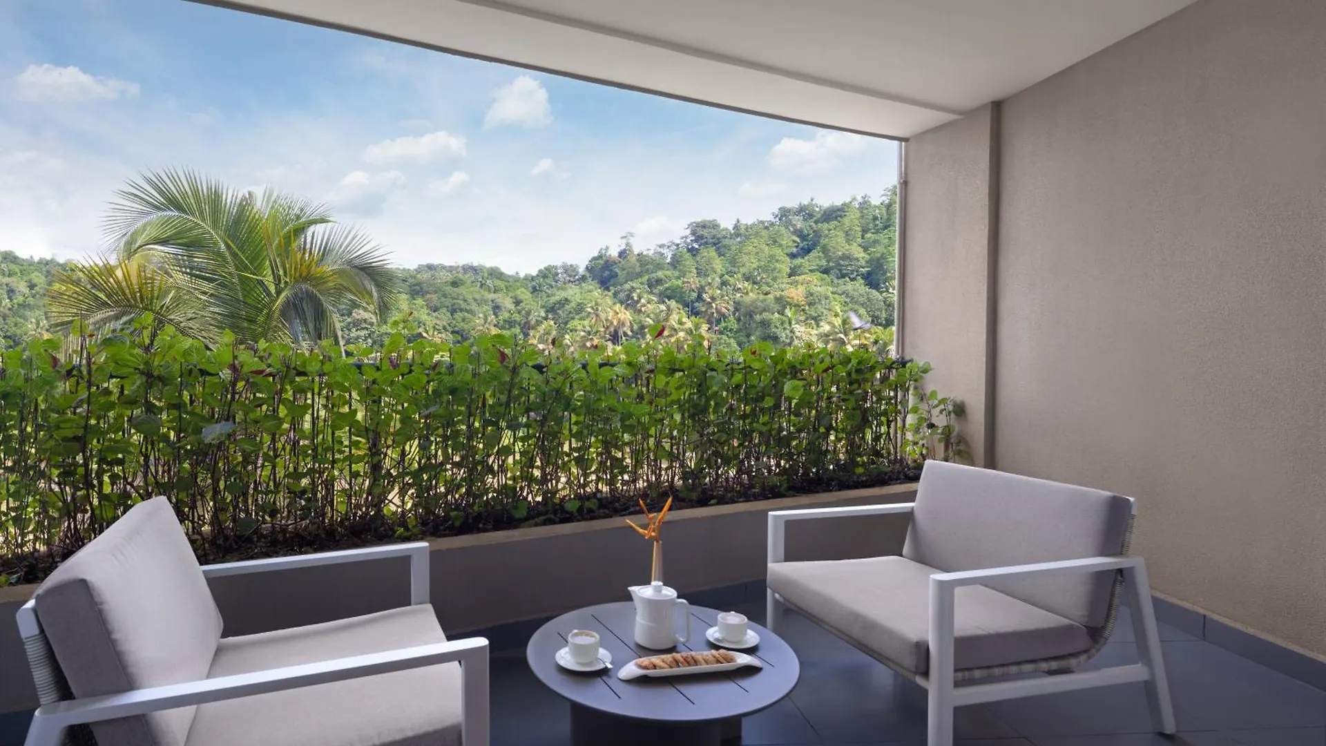 The Golden Crown Hotel Kandy